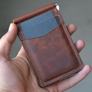 Cartera de cuero hecha a mano con clip para billetes / Tarjetero de cuero delgado y plegable para hombres / Cartera de cuero personalizada / Regalo único