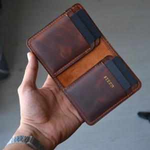 Cartera de cuero personalizada hecha a mano para hombres - Tarjetero de cuero delgado - Cartera de cuero grabada a medida - Regalo personalizado para el día de San Valentín