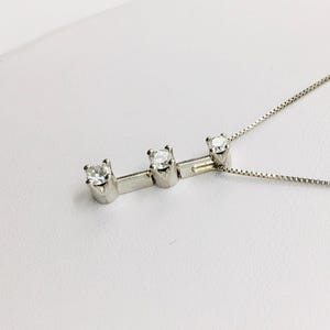 Exquisite 14K White Gold Pendant Necklace with 0.3ctw Diamonds - 18&quot; Chain