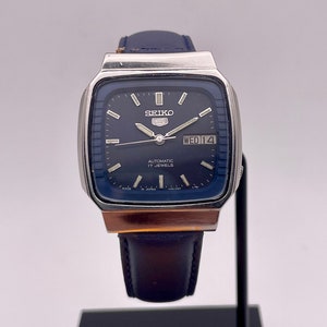 SEIKO 5 Watch, AUTOMATIC Watch, Seiko5 Caliber 7009A ,Men Watch, Clean Dial, Vintage seiko5, Japan made, 17 Jewels, Day & Date.