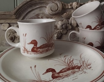 Set of Vintage CHURCHILL Ducks Plates and Mugs. Seventies English Stoneware.
