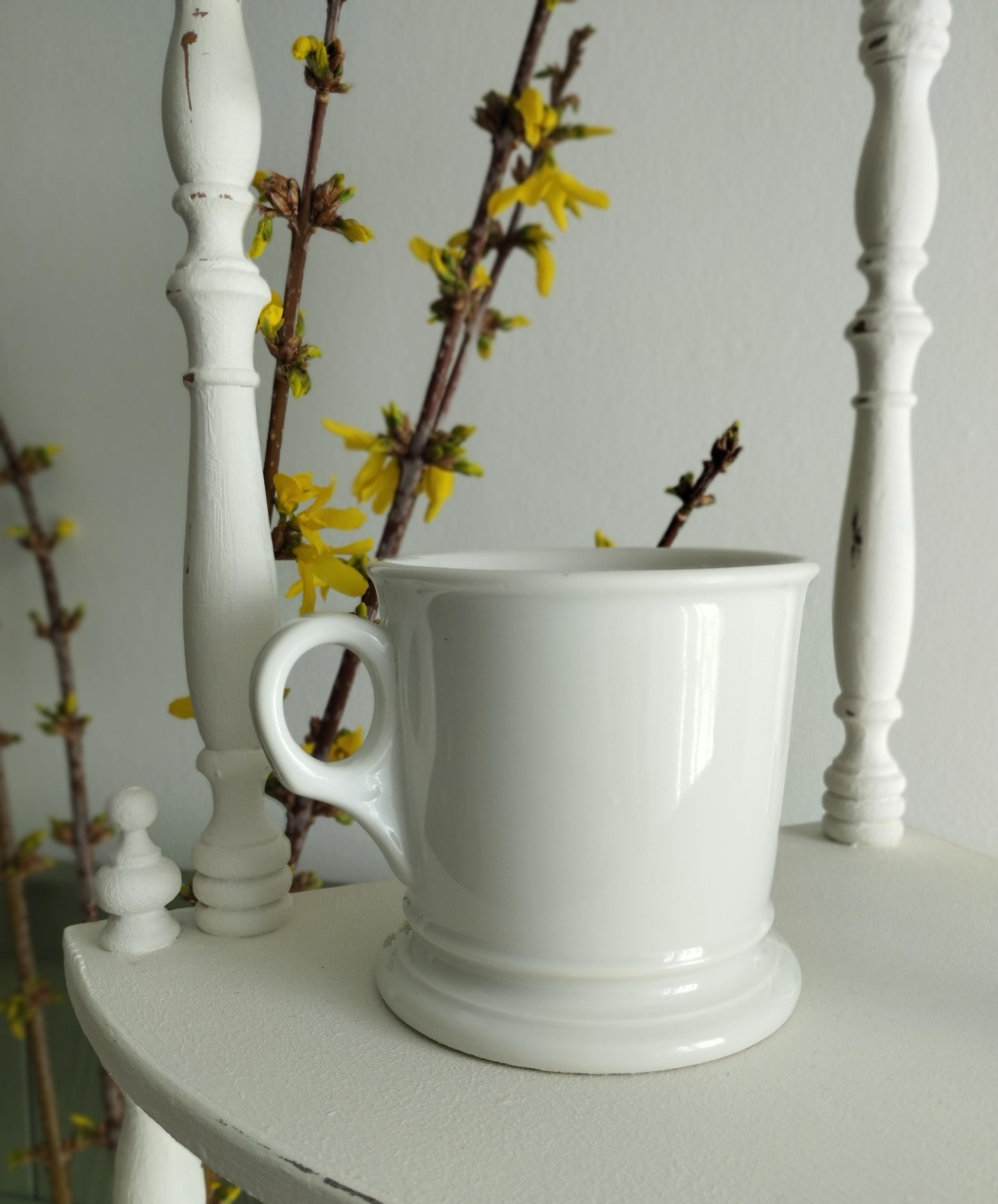 Hyper Vintage, 44 tasses à café, anciens gobelets, coquetier