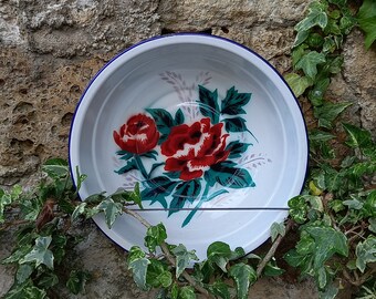 Vintage BUMPER HARVEST White Enamelled Tin Bowl. Enamel Metal Deep Plate Made in China 1960s. Vintage Chinese Enamel Container.