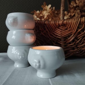 x4 mini-soupières vintage en porcelaine blanche, petits pots avec poignées en forme de tête de lion.