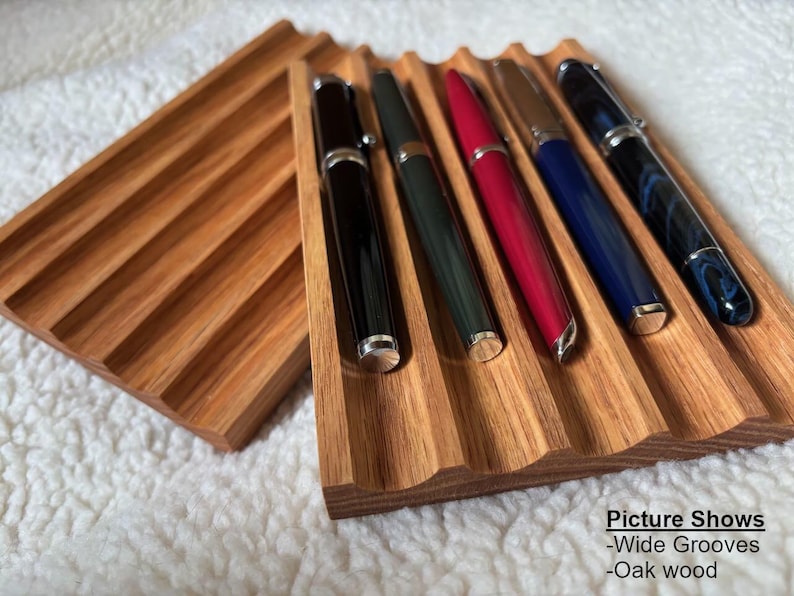 Bandeja para Canetas em Nogueira | Presentes para Professores | Bandeja de Madeira para Canetas de Mesa | Porta-Canetas Exclusivo para Mesa | Organizador de Gaveta de Mesa imagem 3