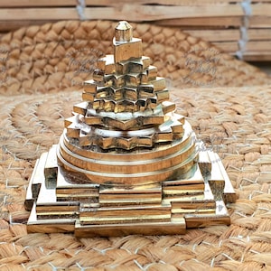 Brass Sri Yantra, Shri Yantra, Shri Chakra Yantra, Maha Meru Shree Yantra, Shree Yantra Ritual Object for Vastu, Prosperity & Abundance