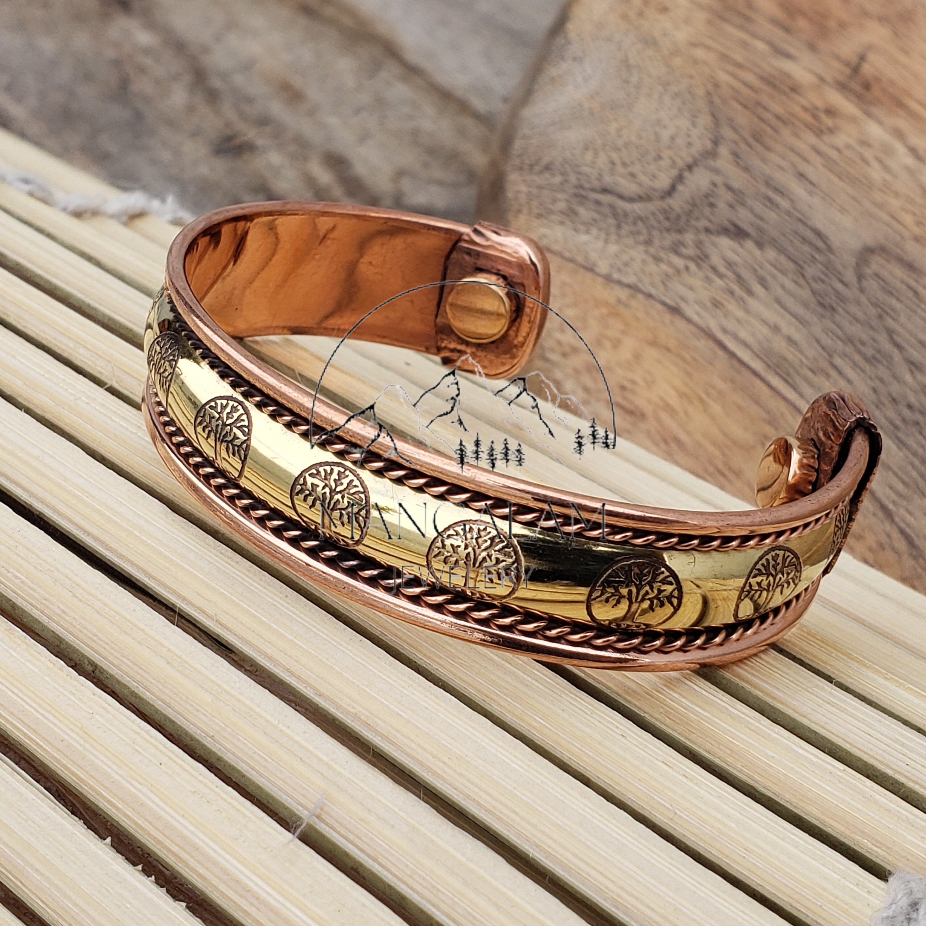 Bracelet magnétique en cuivre Triquetera, bracelet dieu hindou gravé,  bracelet manchette martelé, bracelet antidouleur avec aimant -  France