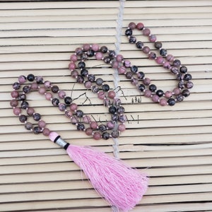 Rhodonite Mala 8 MM, Rhodonite Necklace, Tibetan Mala, Rhodonite Mala, Yoga Gifts for Her, Spiritual Gifts, 108 Bead Mala, Japa Mala