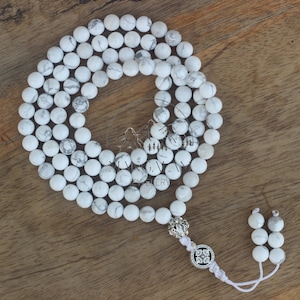 Howlite Mala, Howlite Necklace, Prayer Mala, 108 Mala Beads, Peaceful Gift, Handmade Mala, Statement Necklace, Japa Mala, Yoga Gifts