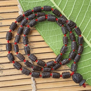 Shyama Tulsi Radha gegraveerde ketting, zwarte Tulsi-ketting, Krishna-ketting, Kantha Mala, godsgeschenken, gunstige geschenken