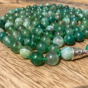 Mala de ágata con bandas, 108 cuentas de Mala, collar de ágata verde, Mala anudada a mano, collar de declaración, joyería hecha a mano