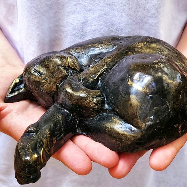 Charmante Katzenskulptur aus Gips, Beendet in Bronze, 19x16cm