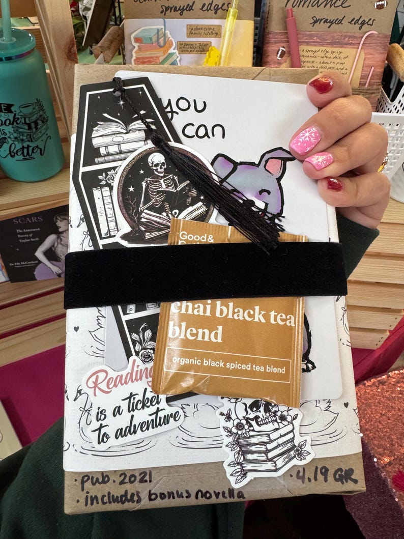 Blind Date / Gently Used Books / Romance, Historical Fiction, + More! image 9