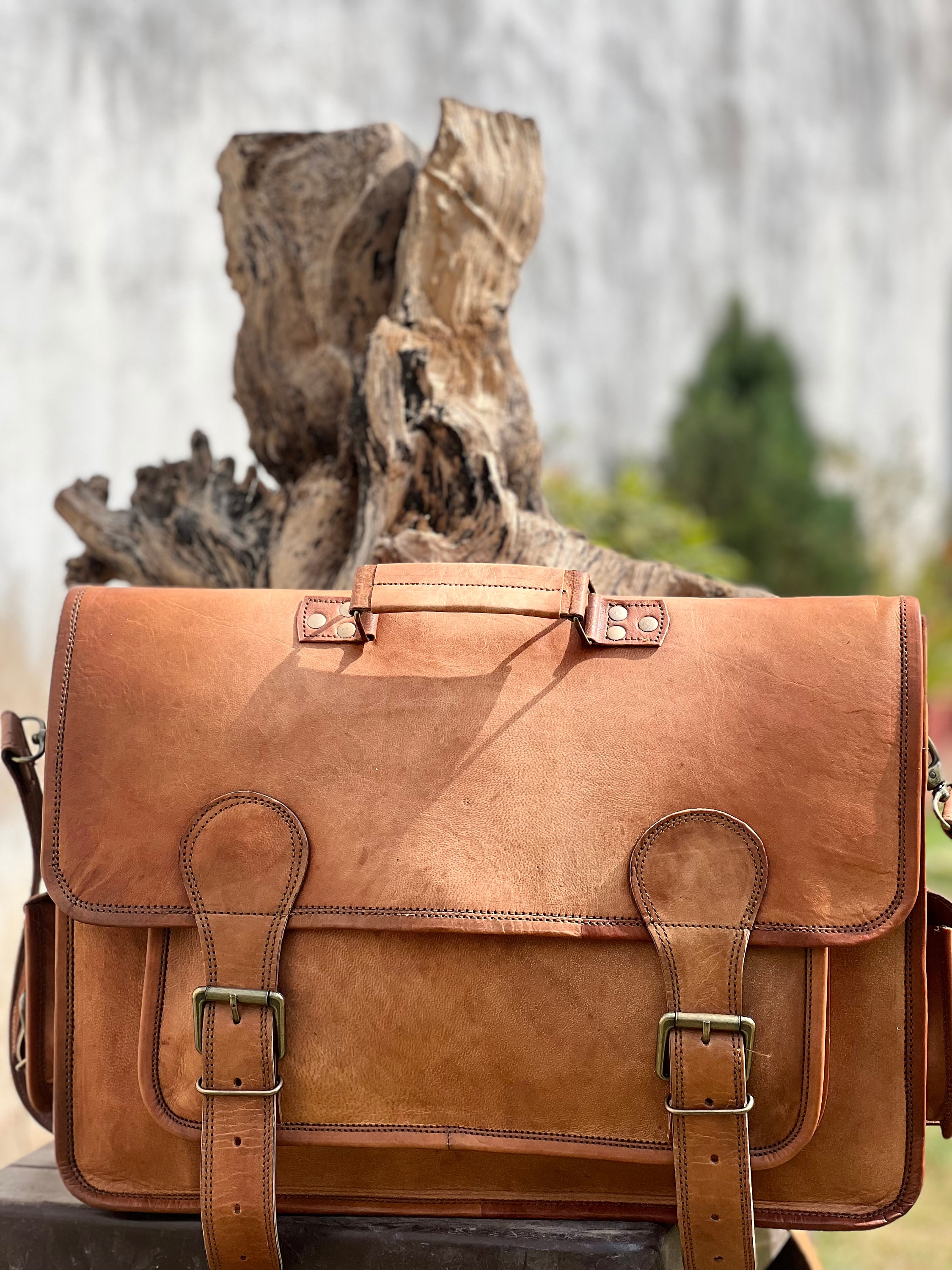 T.T×ELIMINATOR leather newsboy bag T.T × ELIMINATOR｜Special Edition Leather Newsboy Bag