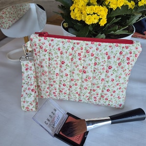 Quilted Makeup Bag, Travel Pouch, Zipper Pouch, Floral Makeup Pouch, Gift for her, Birthday Present