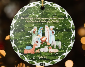 Luc 2:1 ornement de verset de la Bible, scène de la nativité Jésus-Marie Joseph JMJ, souvenir de Noël catholique de la Sainte Famille, ornement du Sauveur est né
