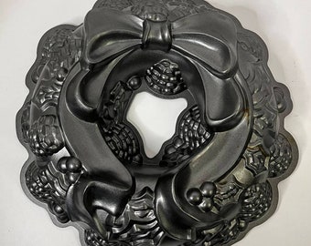 Nordic Ware Wreath Bundt Cake Pan