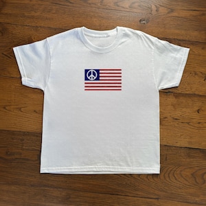 Peace American Flag Vintage Retro Inspired Patriotic Baby Tee – Classic USA Pride Shirt