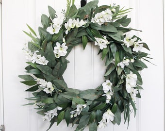 Eucalyptus and White Flower Wreath for Front Door, Spring to Summer Wreath, Every Day Neutral Greenery Wreath, Modern Farmhouse Wreath Gift