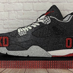 SNEAKER BALL AJ4 CENTERPIECE