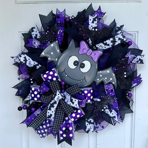 Halloween Wreath for Front Door, Bat Decor, Halloween Front Porch Decor, Halloween Decor, Purple and Black front door wreath,