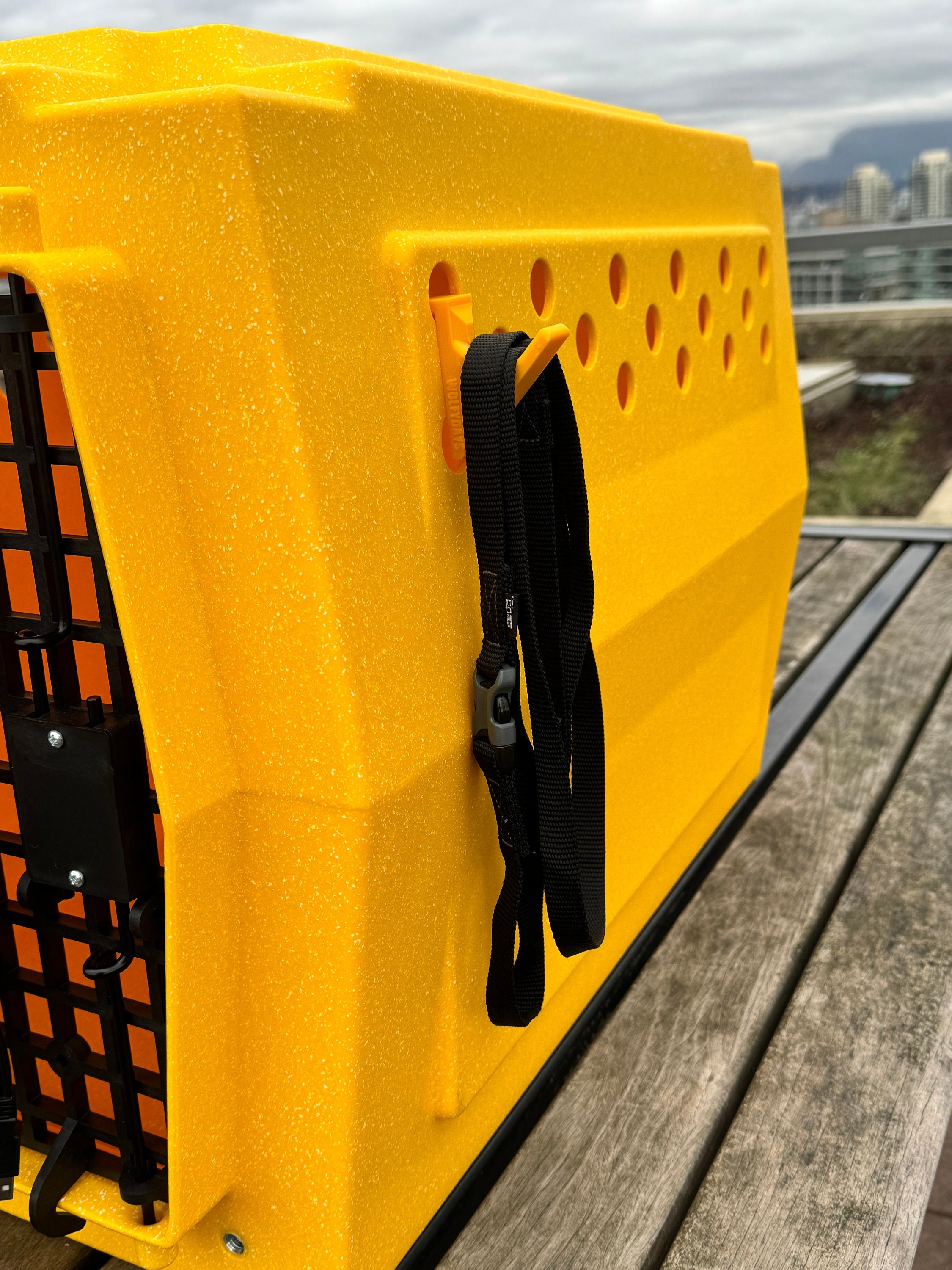 Side Vent Hook | 3D Printed Crate Hanger for Leashes, Collapsible Bowls & Dog Gear | Ruffland Kennels and GunDog