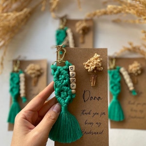 A personalized gift card for you. Key chain made of macrame thread. Used as wedding gift, birthday gift, welcome gift, Bachelorette Party. Will you be my Bridesmaid, Bachelorette Party Gifts for Bridesmaids ,The name and date are written on the card.