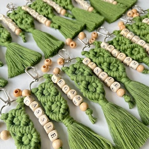 Boho Bridesmaid Gift, Bridesmaid Accessories,Wood Keychain, Matron of Honor Gift, Macrame Name Keychain,Gift for Bridesmaid,Gift for wedding