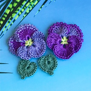 Ensemble de 4 pensées, fleurs de pensées violettes lavande violettes appliques au crochet à la main