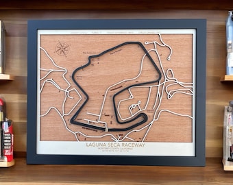 Träkarta över Laguna Seca Raceway | Väggkonst för motorsport i Kalifornien | Personlig present till racingfan | Laserskuren man cave-dekor