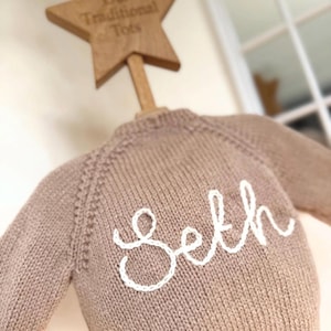 Cárdigan o jersey de punto personalizado para bebé – Cárdigan con nombre bordado