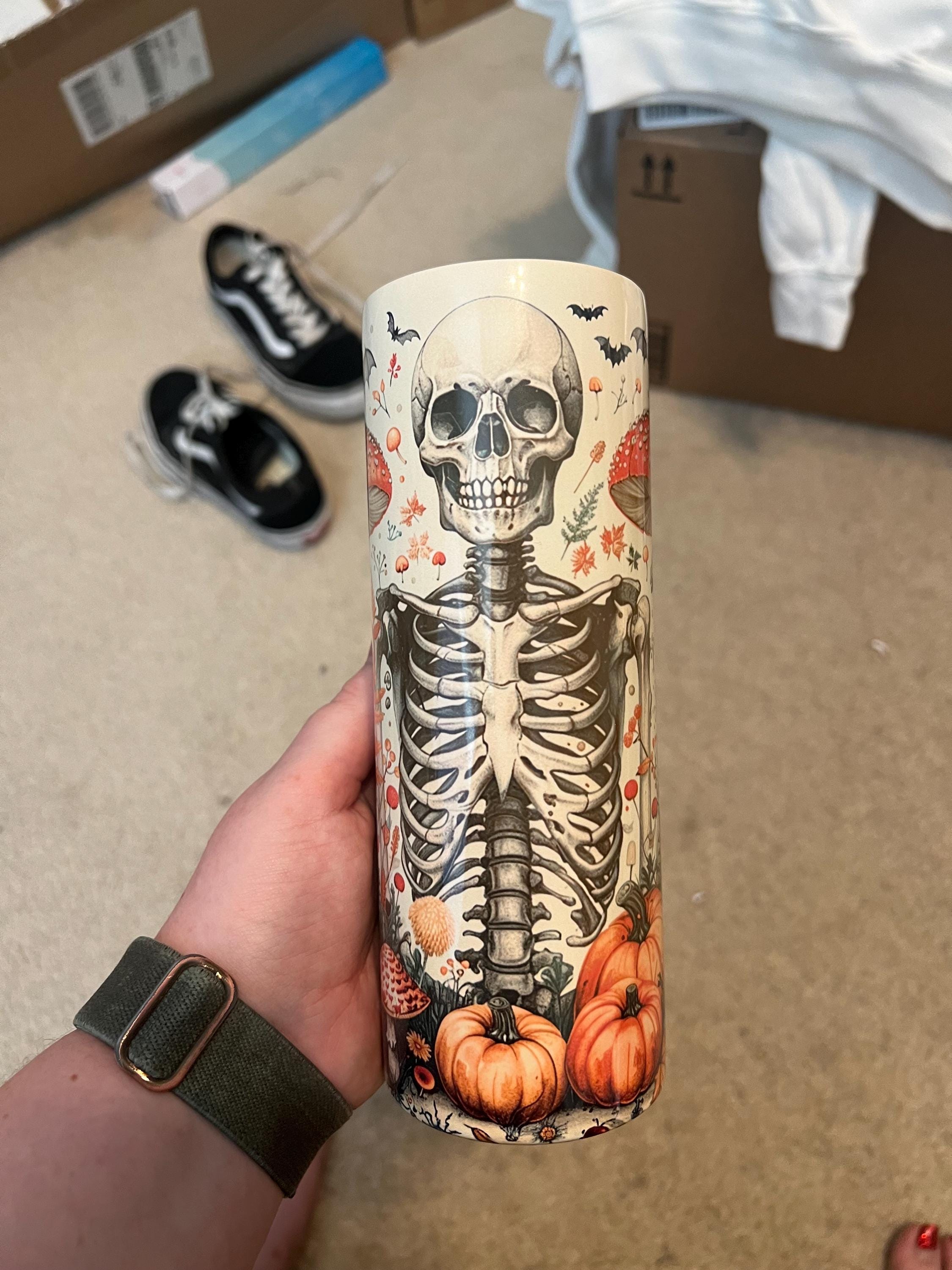 Vaso espeluznante con esqueleto, hongos y murciélagos para Halloween