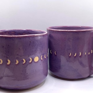 Handgjord keramikmugg med motivet Månfaser | ByHopeWolthuis