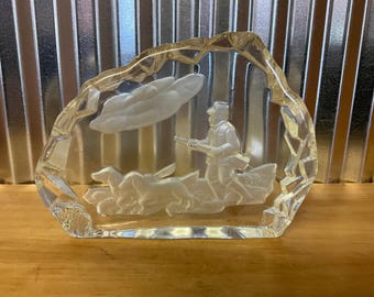 Vintage L.E. Smitsh Hunting Scene Crystal Paperweight  No.464