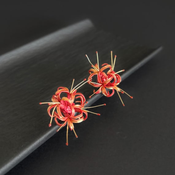 Spider Lily Earrings Red Pink Polymer Clay Lilies Floral Studs Traditional Red Gift Outfit Flower Jewelry Mothers Day Gift for her for Mom