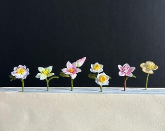 Lily Bookmark Spring Themed flower micro crochet daffodils Gesang Peach blossom poppy flowers Wild Lilies Teacher Appreciation Reader Gift