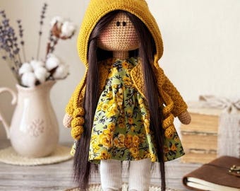 Bambola artistica all'uncinetto da 30 cm, bambola amigurumi fatta a mano con vestiti, bambola tessile da collezione, bambola interna personalizzata all'uncinetto, regalo personalizzato