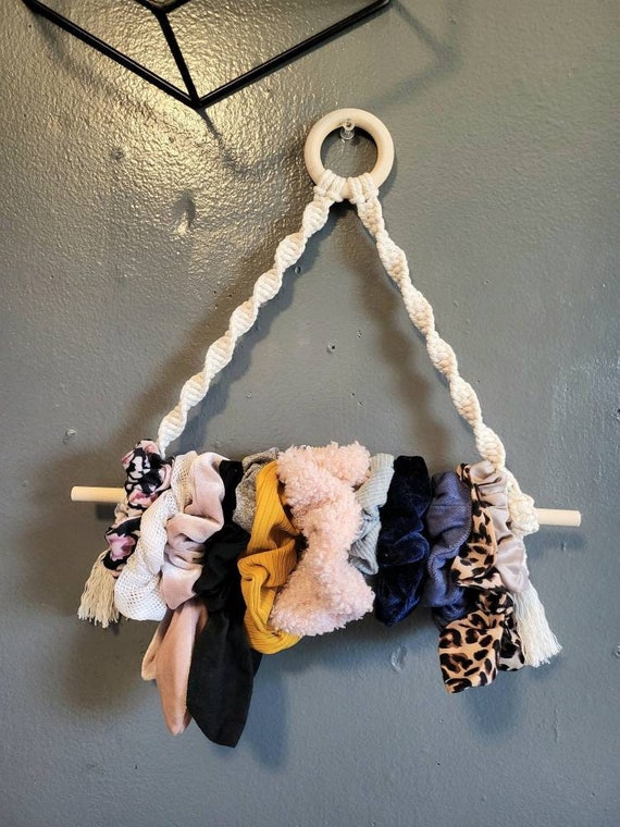 PH PandaHall Support De Chouchou En Bois Organisateur De Cravates Pour Cheveux Support De Montre Portable 6 Branches Bracelet Présentoir à Bijoux Pour Chambre à Coucher Cuisine 34.5x16cm