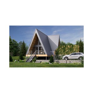 Puede incluir: Casa con estructura en A con techo de metal gris y detalles en madera. La casa tiene grandes ventanales, una terraza y una escalera. Un SUV blanco está estacionado en un muro de piedra frente a la casa, rodeado de vegetación.