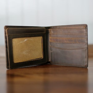 Billetera de cuero personalizada como regalo para él, billetera de cuero RFID, billetera de cuero genuino grabada personalizada, esposo, novio, hombres, padre, papá