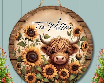 Colgante de puerta personalizado con diseño de vaca de las Tierras Altas: Letrero de bienvenida con girasoles