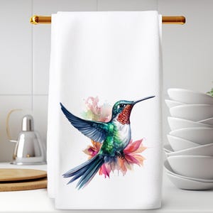 Hummingbird Fingertip Towel, Nature Lover Guest Bathroom Hand Towel, Beach House Powder Room Towel, Bird Bath Decor, Luxury Guest Towel