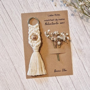 Godmother ask card with key ring and dried flowers | Do you want to be my godmother