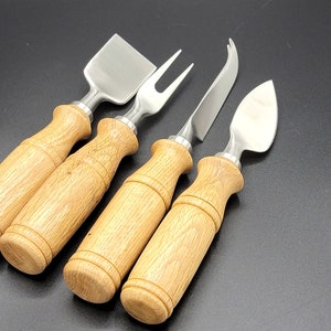 Cheese knife set