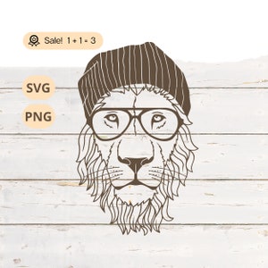 メガネをかけたスタイリッシュなライオン SVG PNG、ライオン SVG、ライオンの頭 svg、動物の頭 svg、ライオン キング svg、サファリ svg、ライオン PNG、シャツ、タトゥー、カット ファイル