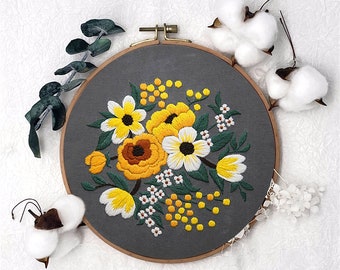 Modern Hand Embroidery Kit, Flower Embroidery Design, DIY Embroidery Hoop, Beginners Needlecraft kit, Wall decoration kit