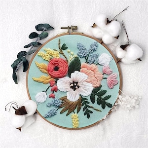 Hand Embroidery Full Kit, Stitching kit for beginner, Floral Embroidery Full Kit with Needlepoint Hoop