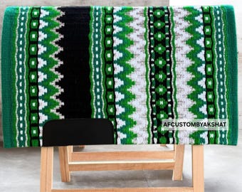 Manta geométrica de estilo western para caballos – Manta de lana acabada a mano, color marrón claro, azul y negro.