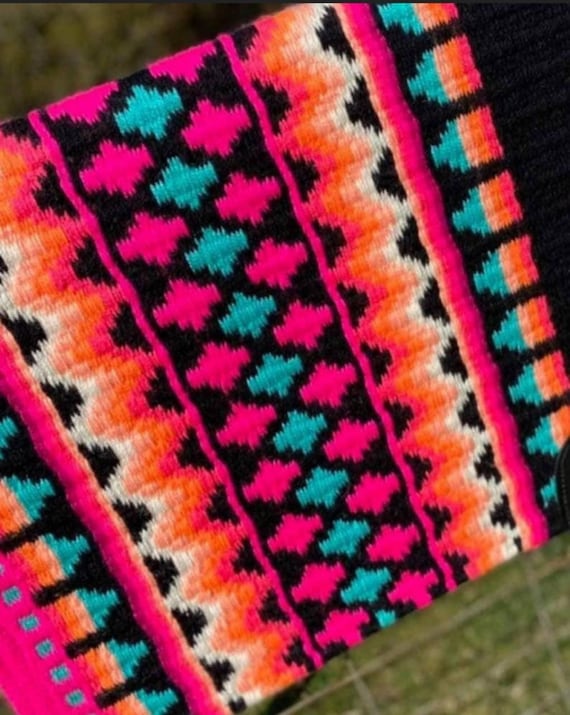 Western Show Pad: Vibrant Southwestern Design