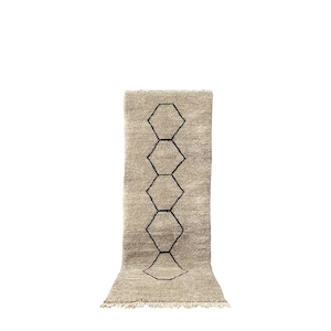 tapis de couloir marocain, base marron et noir, tapis de couloir fait main, tapis berbère, couloir beni ourain, tapis couloir personnalisé